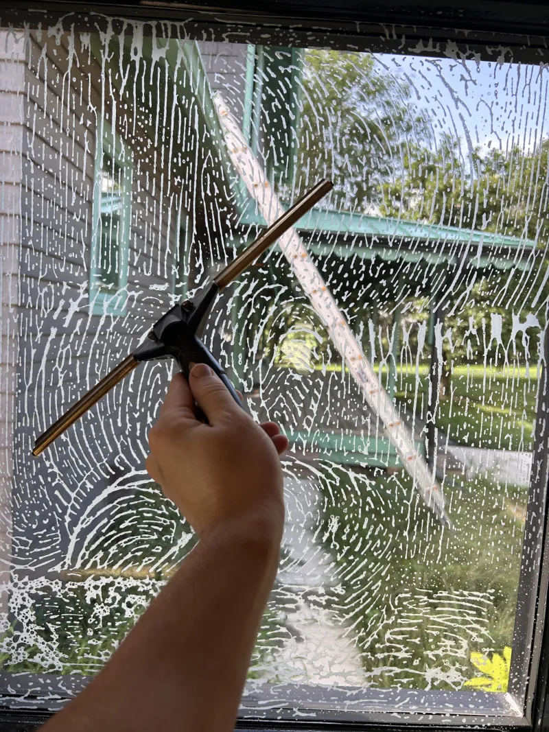 Streak-free window after cleaning
